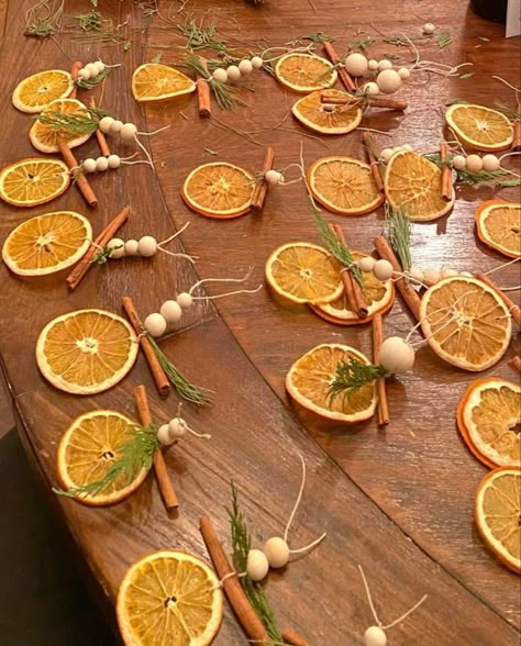 How To Dehydrate Oranges In The Oven, Oranges Decoration, Orange Christmas Decor, Easy Thanksgiving Table Decor, Cinnamon Tree, Thanksgiving Table Decor Ideas, Fall Feast, Natural Holiday Decor, Christmas Chandelier