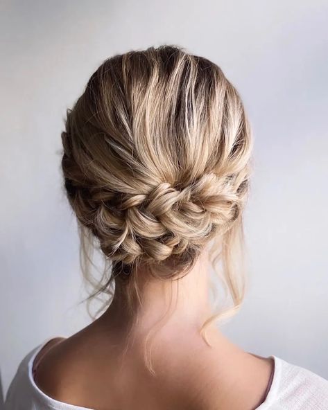 Hairstyles Bun With Braid, Wedding Hairstyles Bun, Bun With Braid, Summer Wedding Hairstyles, Side Braid Hairstyles, Hairstyles Bun, Simple Wedding Hairstyles, Boho Hair, Best Wedding Hairstyles