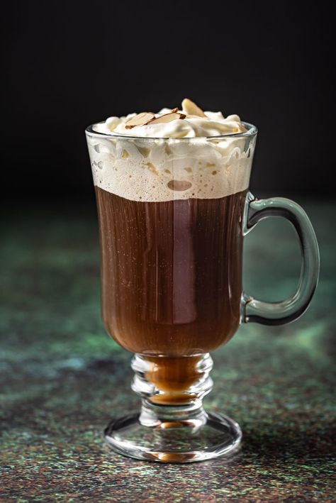 Hot Chai Tea, Irish Cocktails, Irish Coffee Recipe, Herbal Coffee, Irish Cream Liqueur, Boozy Desserts, Lime Soda, Rum Cocktail, Coffee Cocktails