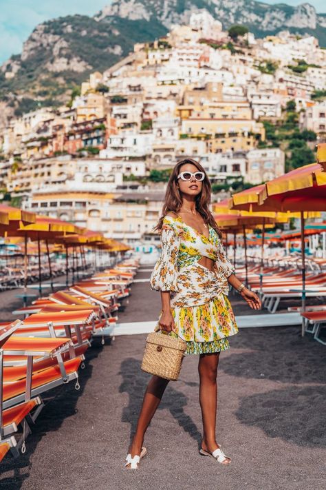 Amalfi Coast Theme Party Outfit, Amalfi Coast Fashion, Italy Poses, Country Summer Dresses, Amalfi Coast Outfits, Summer Vegas Outfit, Coast Outfit, 21st Ideas, Coast Fashion