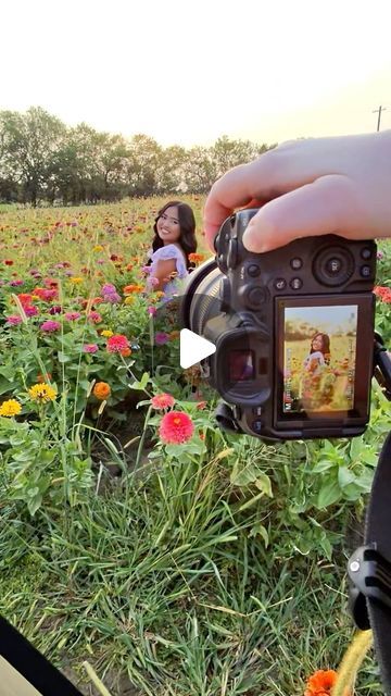 Valerie Shannon on Instagram: "Senior sessions 🤝 flower fields 

#seniorphotographer #wichitaseniorphotographer #classof2025 #posingtips #posingideas #seniorphotos #rayban #raybanmeta #midwestphotographer #canoncamera" Posing Tips, Senior Pics, July 31, Senior Session, Senior Photographers, Flower Field, Senior Photos, Senior Pictures, Photographer