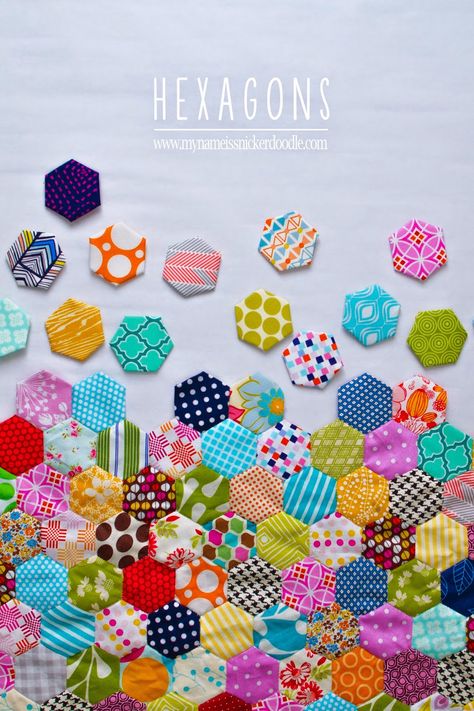 Hand Stitch Hexagon Quilt | My Name Is Snickerdoodle... absolutely stunning! Patchwork Hexagonal, Hexagon Quilt Pattern, Hexagon Patchwork, Hexie Quilt, English Paper Piecing Quilts, Hand Stitch, Hexagon Quilt, Paper Piecing Quilts, Main Game