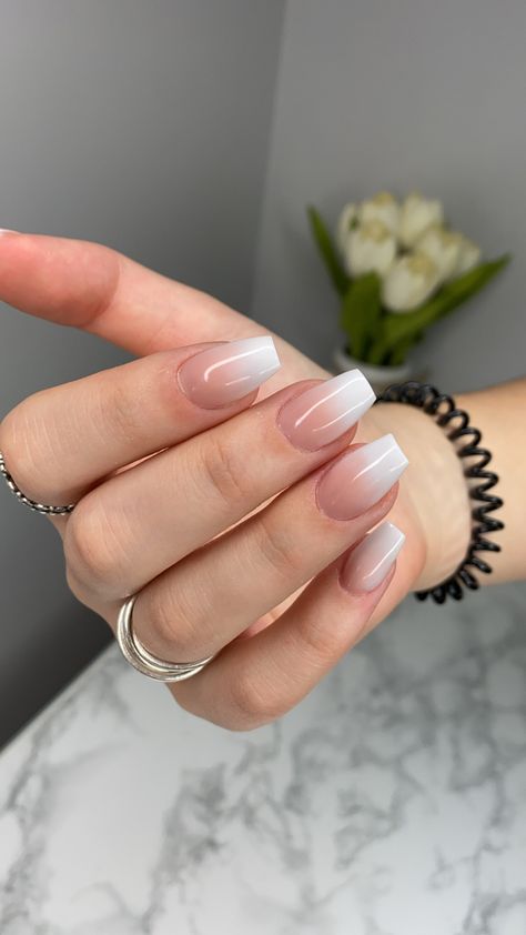 Acrylic ombré nails in coffin shape Ambre Nails, Ballerina Acrylic Nails, Coffin Nails Ombre, Acrylic Nails Nude, Bridesmaids Nails, Natural Acrylic Nails, February Nails, Pink Ombre Nails, Ombre Acrylic Nails