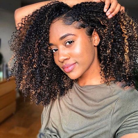 Wavy Hair Hacks, Hair Volume Hacks, Styling Curls, Curly Hair Hacks, Natural Hair Highlights, Completely Change Your Life, Style Curly Hair, Natural Hair Routine, Dyed Curly Hair