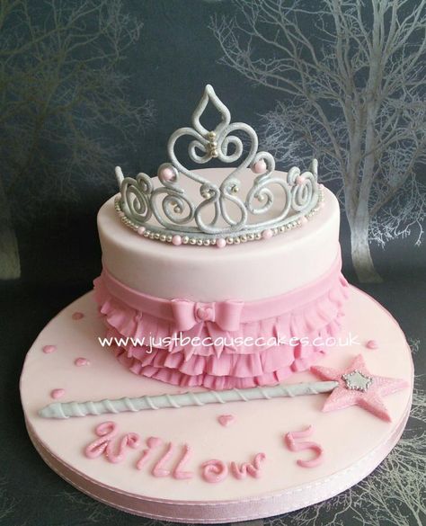 My first princess cake. First tiara and first frills. Need refining but good for the first try. Tiara Cake Ideas, Princess Cakes Ideas Girl Birthday, Pink Princess Birthday Cake, Princess Tiara Cake, Cupcakes Princesas, Pink Princess Cakes, Tiara Cake Topper, Tiara Cake, Princess Cakes