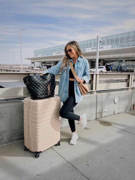 Mandy Oversized Shacket - Paloma curated on LTK City Travel Outfit Spring, Airport Outfit Florida, Beach Airport Outfit, Casual Airport Outfit Summer Travel Wear, Outfits For Texas, California Travel Outfit, Airport Look Summer, Comfy Cute Airport Outfit, Maldives Outfit