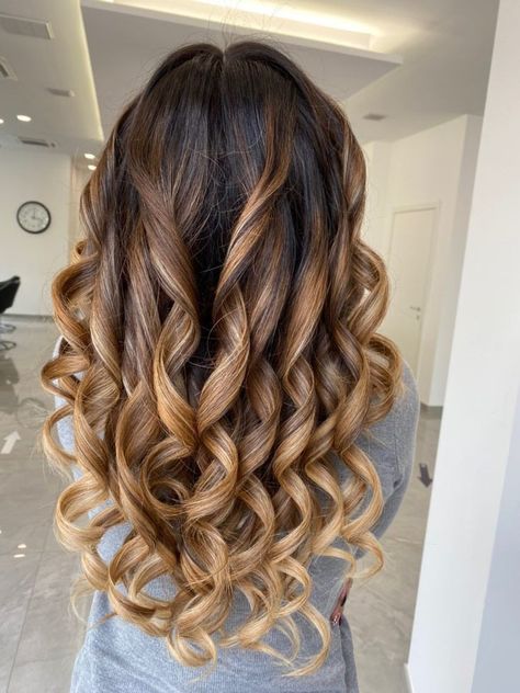 Tight Curls For Long Hair, Tight Curls Short Hair, Big Curls For Long Hair, Curls Ideas, Hombre Hair, Hairstyles With Curled Hair, Black Hair Curls, Curled Hairstyles For Medium Hair, Hair Motivation