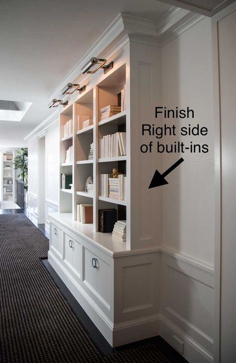 White Built Ins, Built In Shelves Living Room, Living Room Built Ins, Bar Basement, Home Library Design, Living Room Shelves, Lobby Design, Room Shelves, Trendy Living Rooms