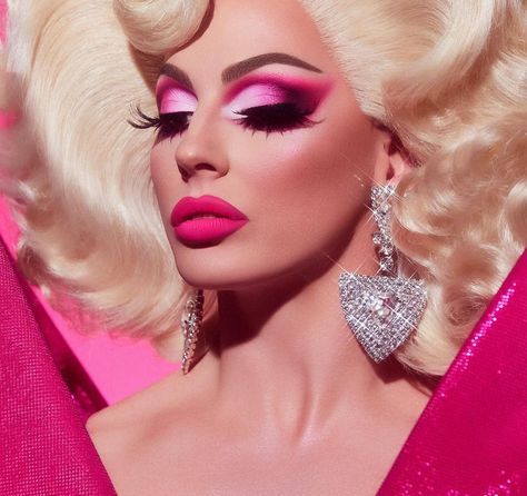 Alyssa Edwards on Instagram: “Close Your Eyes and Make A Wish...✨ #DancingQueen #ABHxAlyssaEdwards #Drag #Queen #LastDayOf30s” Alyssa Edwards, Drag Make-up, Rupaul Drag Queen, Drag Queen Makeup, Light Aesthetic, Queen Aesthetic, Drag Makeup, Heavy Makeup, Queen Makeup