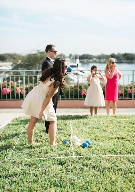 30 Wedding Reception Games & Activities Your Guests Will Love Outdoor Wedding Games, Wedding Lawn, Lawn Games Wedding, Camp Party, Reception Games, Reception Activities, Wedding Reception Games, Kids Wedding Activities, Wedding Reception Fun