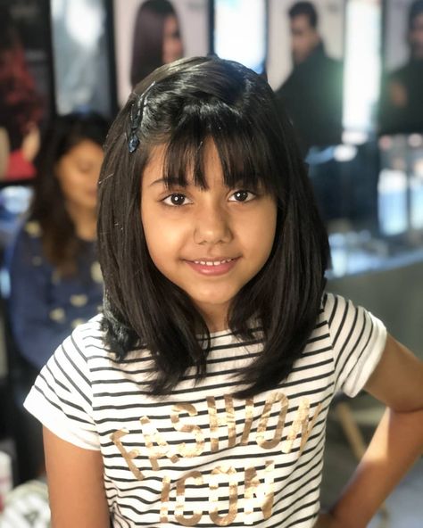 Splash Salon on Instagram: “A lob cut so cute, our sweet little client is all hearts! ♥👩🏻👌🏻 . . . . . . . . . #splashthesalon #haircut #kidshaircut #kids #hairgoals…” Baby Girl Haircut Short Indian, Haircut For Kids Girl, Baby Haircut Girl, Baby Cut Hairstyle, Haircut For Kids, Short Haircuts For Kids, Haircuts Woman, Indian Short Hairstyles, Olivia Hair