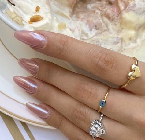 September Nail Ideas, Elegant Almond Nails, Trendy Almond Nails, Mail Inspo, Unghie Sfumate, Kutek Disney, 2025 Year, Nails Aesthetic, Minimal Nails