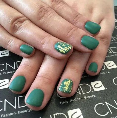 Nails For St Patricks Day, Caramel Apple Dump Cake, Apple Dump Cakes, St Patricks Day Nails, Damaged Nails, St. Patricks Day, Nails Only, Fabulous Nails, Nail Polish Remover