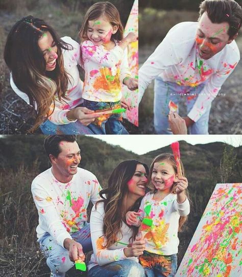 Paint Photoshoot, Mini Photo Sessions, Photography Mini Sessions, Paint Photography, Painting Activities, Family Painting, Fun Photos, Family Pics, Mini Photo