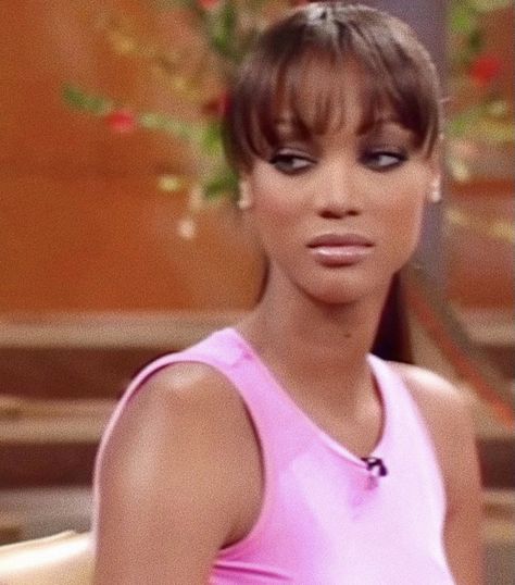 $ on Twitter: "Tyra Banks, 2004.… " Tyra Banks Young, Oprah Winfrey Show, Tyra Banks, Pink Lipstick, Black Barbie, Oprah Winfrey, Early 2000s, Pretty Woman, Banks