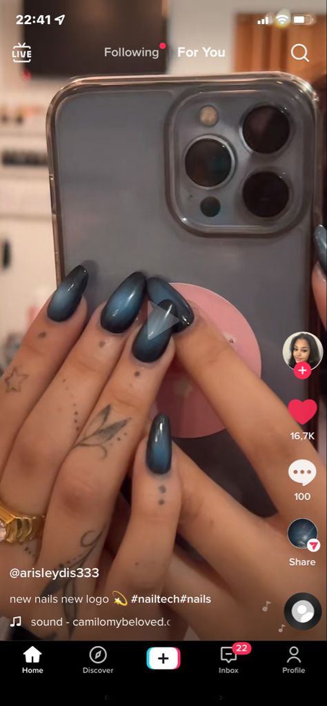 Black Or Blue Nails, Aura Set Nails, Blue With Black Nails, Black And Blue Acrylics, Aura Gradient Nails, Blue Black Acrylic Nails, Aura Gel X Nails, Black Blue Aura Nails, Blue Aura Nails Acrylic