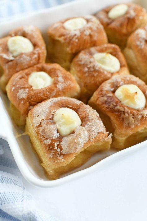 Hawaii Roll French Toast, Breakfast Using Hawaiian Rolls, Kings Hawaiian French Toast Bites, Hawaiian Roll Baked French Toast, Hawaiian Roll French Toast Recipe, Stuffed French Toast Hawaiian Rolls, Hawaiian Roll Stuffed French Toast, Hawaii Rolls Recipes, French Toast With Hawaiian Rolls