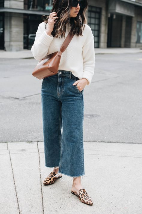 Wide Legged Denim for Fall - Crystalin Marie Wide Leg Cropped Jeans Outfit, Wide Leg Jeans Outfit Fall, Cropped Jeans Outfit, Wide Leg Outfit, Crystalin Marie, How To Have Style, Wide Leg Jeans Outfit, Denim Culottes, Jeans Outfit Fall