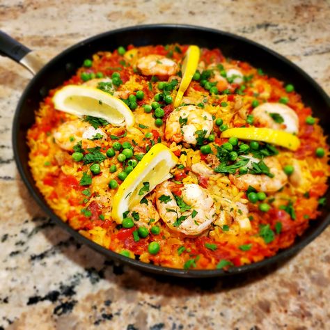 Scratch Cooking, Paella Pan, Chorizo Sausage, Recipes From Scratch, Spanish Cuisine, Large Shrimp, Healthier Recipes, Skinless Chicken Thighs, Frozen Peas