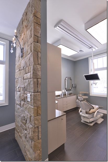 Dental office operatories Dental Room, Ortho Office, Dentist Office Design, House Reception, Dental Chair, Dental Office Design Interiors, Office Waiting Rooms, Medical Office Design, Dental Office Decor