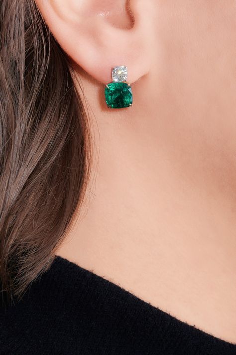 Fine pair of emerald and diamond earrings | 祖母綠配鑽石耳環一對 | Magnificent Jewels and Noble Jewels: Part I | 2021 | Sotheby's Diamond And Emerald Earrings, Emerald And Pearl Earrings, Emerald Drop Earrings, Emerald And Diamond Earrings, Magnificent Jewels, Emerald Diamond Earrings, Emerald Earrings Drop, Inexpensive Jewelry, Diamond Earrings Design