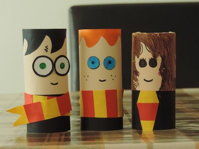 Harry Potter Toilet Rolls - My Kid Craft Harry Potter Toilet, Harry Potter Craft, Toilet Roll Art, Toilet Paper Roll Art, Roll Craft, Toilet Roll Craft, Rolled Paper Art, Easy Craft Ideas, Theme Harry Potter