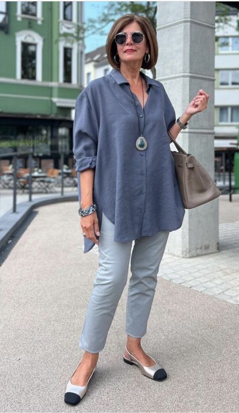 Cool Grandma Aesthetic, Middle Aged Woman Fashion, Women Over 60 Fashion Classy, Ageless Style Over 60, Grandma Outfit, Middle Aged Women Fashion, Over 60 Fashion, Older Women Fashion, 60 Fashion