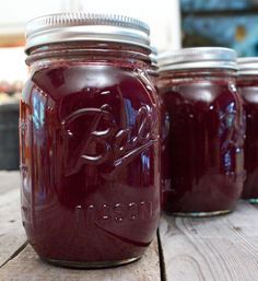 Chokecherry Syrup Recipe using traditional waterbath canning technique – Kitchen Survival 101 Blackberry Recipe, Chokecherry Syrup, Chokecherry Jelly, Pancake Syrup, Dried Berries, Gourmet Treats, Jam And Jelly, Jelly Recipes, Food Stands