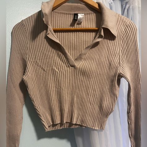 This Shirt Is Beige, From H&M. It Is A Size Medium And In Good Condition And Never Worn. Cropped Shirt, Crop Shirt, Shirt Color, H&m, Size Medium, Crop Tops, Women Shopping, Color