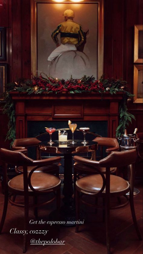 Ralph Lauren Christmas Decor Holidays, Old Money Christmas Party, Luxury Christmas Aesthetic, Old Money Christmas, Succession Aesthetic, Ralph Lauren Christmas, Debate Club, Christmas Party Drinks, Polo Bar