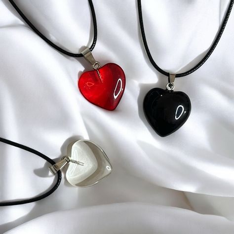 Glass heart pendants ❤️ Available in black, white and red! Dm to order! #smallbusiness #shoplocal #handmadejewelry #smallbusinessowner #pearljewelry #viralvideos Heart Pendants, Glass Heart, White And Red, Handmade Jewellery, Glass Pendant, Glass Pendants, Pearl Jewelry, Heart Pendant, Keychains