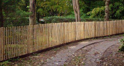 3-wire Chestnut Fencing | JE Homewood Back Garden Fence, Fancy Fence, Yard Fence, Fence Landscaping, Wire Fence, Side Garden, Fence Design, New Home Designs, Garden Structures