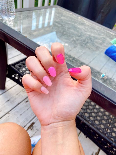 Pink Fading Nails, Fading Pink Nails, Every Nail Different Color Shades Pink, Different Color Nails Pink, Different Color Pink Nails Shades, Multi Colored Pink Nails, Different Pink Nails, Multi Pink Nails, Different Color Pink Nails