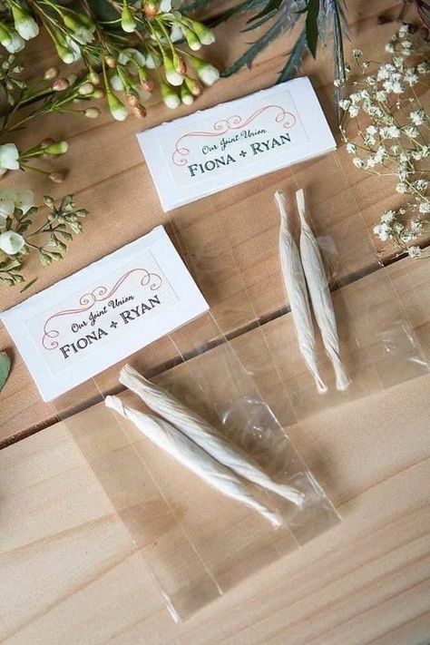 Funny Wedding Favors, Wedding Favors Cheap, Future Wedding Plans, Diy Wedding Favors, Cute Wedding Ideas, Unique Wedding Favors, Wedding Favors For Guests, Wedding Gift Favors, Ideal Wedding