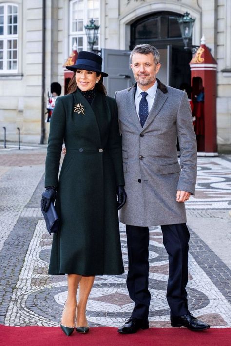 Queen Of Denmark, French First Lady, Copenhagen Airport, King Felipe Of Spain, Coral Outfit, Kroonprinses Mary, Cold Shoulder Gown, Denmark Fashion, Princess Mary Of Denmark