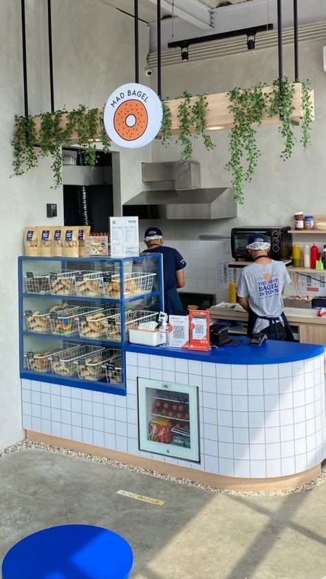 Food Kiosk Ideas, Fun Cafe Design, Bagel Shop Interior, Warung Aesthetic, Bakery Kiosk, Kiosk Branding, Coffee Kiosk, Butik Design, Graphic Designer Studio