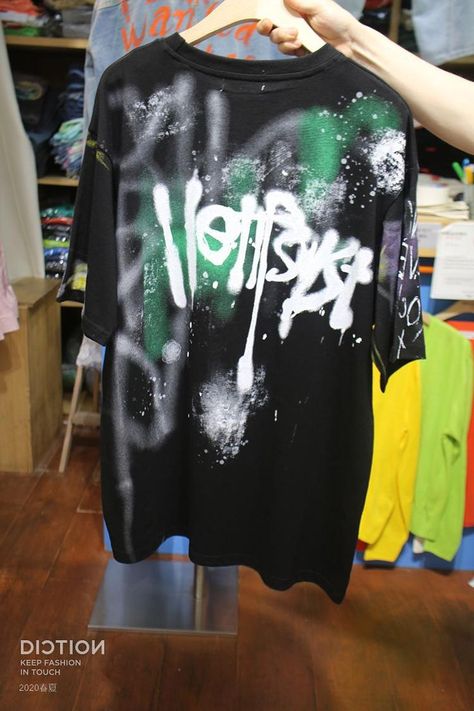 Spray Paint Tshirt Designs, Graffiti Tshirt Design, Spray Painted Clothes, Spray Paint Clothes, Baseball Jacket Outfit, Tshirt Printing Design, Cozy Winter Outfits, Tie Dye Shirts, Painted Clothes