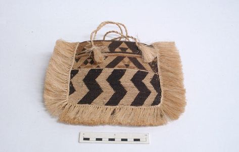 Kahu Huruhuru Design | # Kete Square shaped Kete made from muka; taniko method; fringes on three sides. Weaving Patterns, Siding, Weaving, Square, Pattern, Design