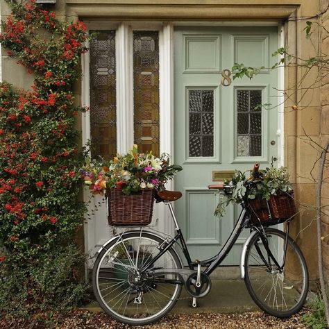 French Bicycle With Flowers, French Bicycle, Bicycle With Flowers, Cottage Details, French Country Design, French Cafe, Country Design, Studio Apartment, Architecture Art