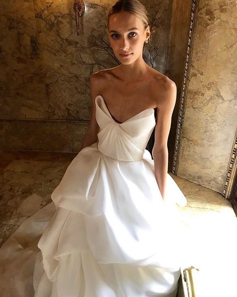 Monique Lhuillier Bridal, Wedding Dressses, Wedding Salon, White Wedding Dress, Bridal Fashion Week, Wedding Goals, Monique Lhuillier, Understated Elegance, Wedding Dress Inspiration