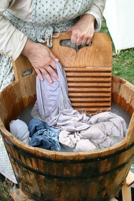 Casa Country, Vintage Laundry, Laura Ingalls Wilder, Laura Ingalls, Grandmas House, Doing Laundry, Slow Living, The Good Old Days, Clothes Line