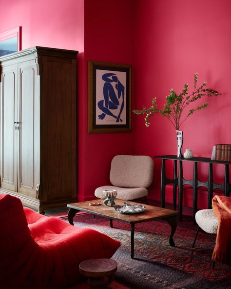 How to Use Color Strategy West Elm Tables, Upper West Side Apartment, Saarinen Dining Table, Low Seating, Over The Couch, David Mitchell, Red Armchair, New York Homes, Built In Seating