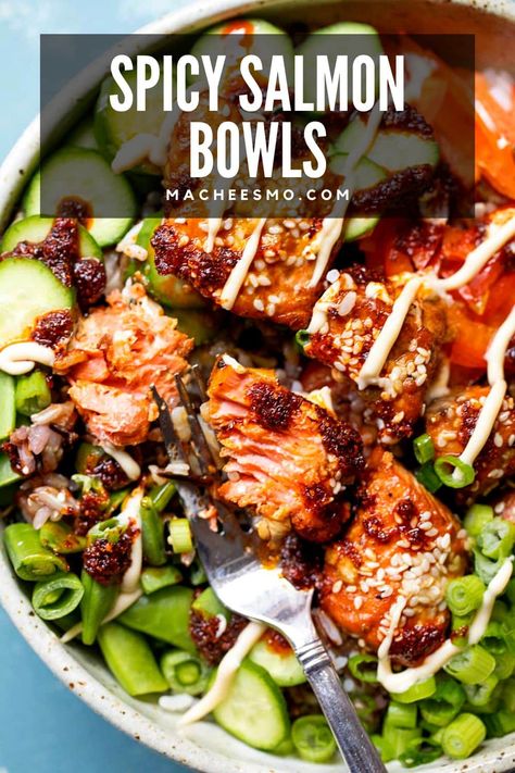 Salmon White Rice, Spicy Sauces, Homemade Marinade, Raw Sushi, Sushi Bowl Recipe, Baked Salmon Lemon, Salmon Bowls, Crispy Salmon, Crunchy Veggies