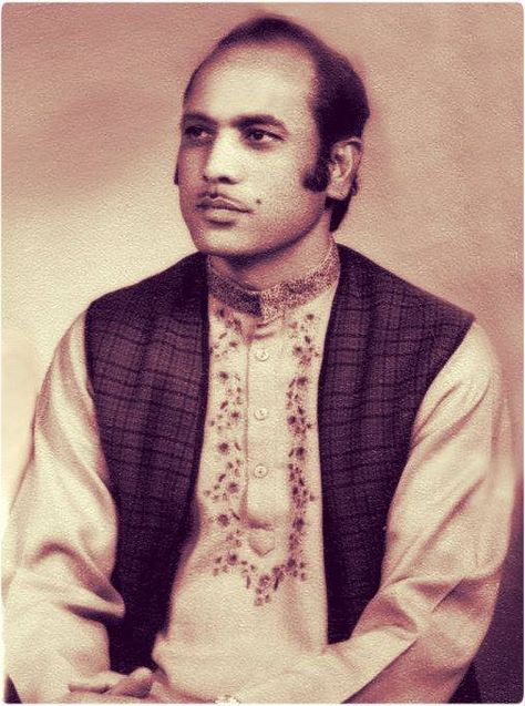 KING OF GHAZAL MEHDI HASSAN SAHIB Mehdi Hassan Ghazals, Mehdi Hassan, Pakistani Movies, Retro Bollywood, Film Music, Islamic Republic, Film History, Vintage Photo, Historical Photos