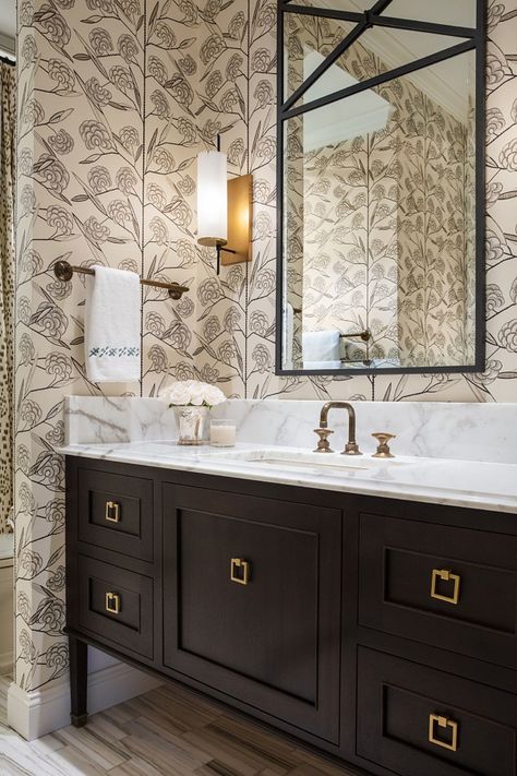 High End Bathroom Vanity, Powder Room Ideas With Wallpaper, Understairs Bathroom, Bathroom Design Green, Restoration Hardware Bathroom, Hotel Bathrooms, Green Cabinet, Toilet Vanity, Powder Room Vanity