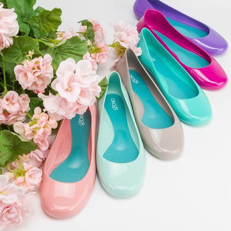 I'll have one in every color, please. The most versatile ballet flats for women. The Taylor ballet flat in coral, sea foam, dove, sea glass, azalea and purple Coral Sea, Flats For Women, Ballet Beautiful, Cat Eyes, Ballet Pumps, Shoe Closet, Ballet Flat Shoes, Ballet Flat, Sea Foam