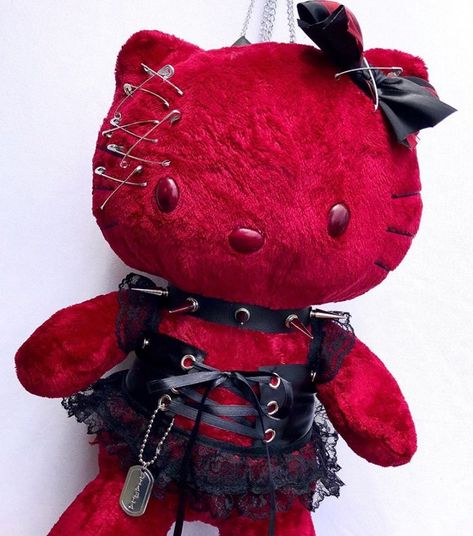 @shoptravesuras on IG!! Love their plushies <333 Creepy Stuffed Animals, Doll Plushies, Hello Kitty Aesthetic, Gothic Dolls, Kawaii Plush, Kawaii Plushies, Hello Kitty Plush, Hello Kitty Items, Creepy Dolls