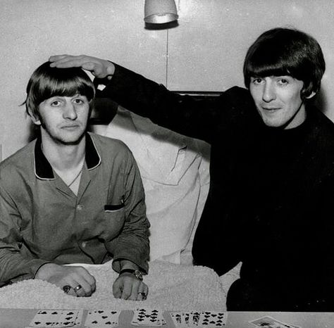 Ringo And George Harrison, George And Ringo Starr, Ringo Starr George Harrison, George And Ringo Beatles, Ringo Starr And George Harrison, The Beatles 1, Travelling Wilburys, Double Heart Ring, Beatles George