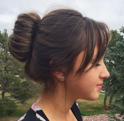 cute bun with bangs. Bangs And Updo, Bun With Curtain Bangs, Low Bun With Bangs, Bride Bun, Bun With Bangs, Cute Bun, Cute Bun Hairstyles, Cute Messy Buns, High Bun Hairstyles