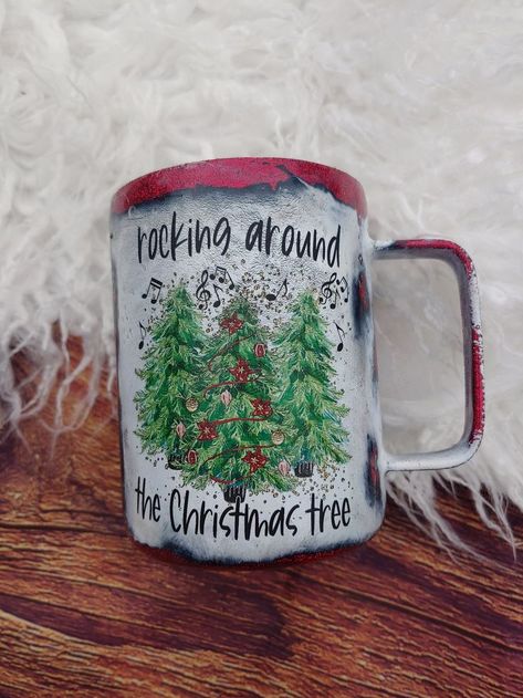 Painted Cups, Glitter Tumblers, Custom Tumbler Cups, Cup Ideas, Tumbler Cups Diy, Tumbler Ideas, Christmas Tumblers, Custom Tumbler, Cute Cups